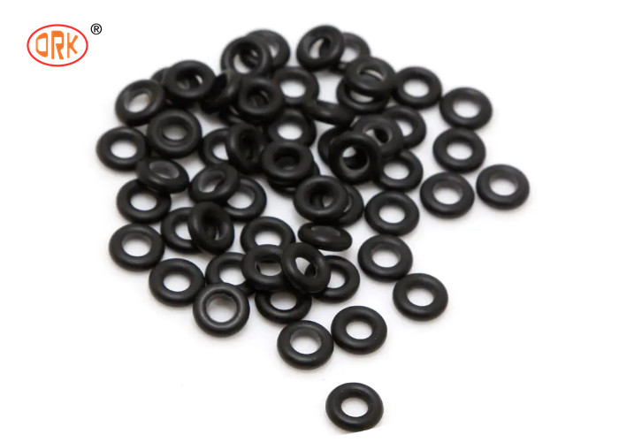 Black 30-90 Shore A Hardness Range AS568 FKM Fluorosilikon O-Ring untuk segel bagian derek