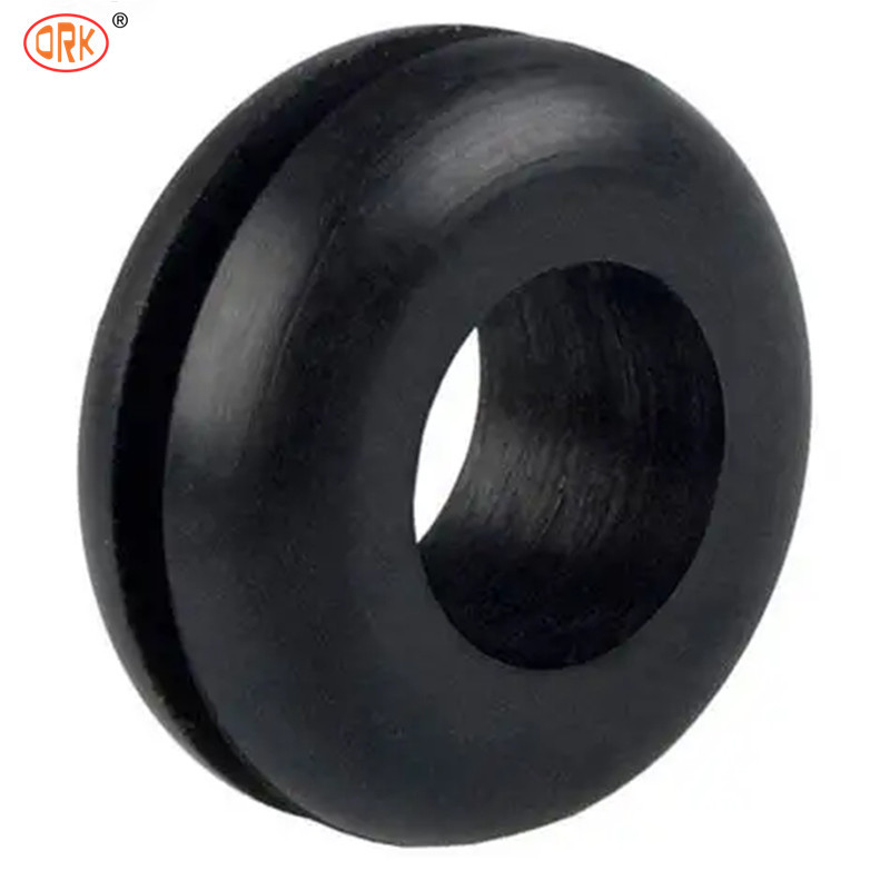 Black CR Automotive Rubber Seals Neoprene Grommet Rubber Seals Untuk Kabel Konektor