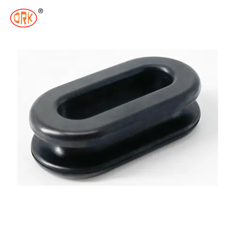 Black CR Automotive Rubber Seals Neoprene Grommet Rubber Seals Untuk Kabel Konektor