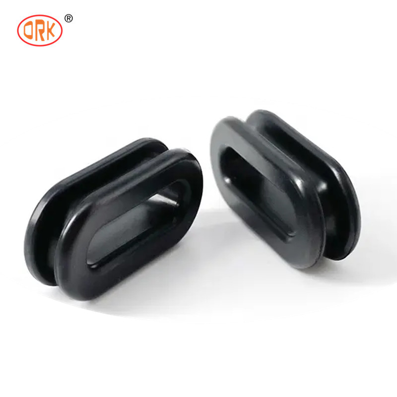 Black CR Automotive Rubber Seals Neoprene Grommet Rubber Seals Untuk Kabel Konektor