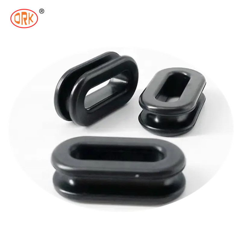Black CR Automotive Rubber Seals Neoprene Grommet Rubber Seals Untuk Kabel Konektor